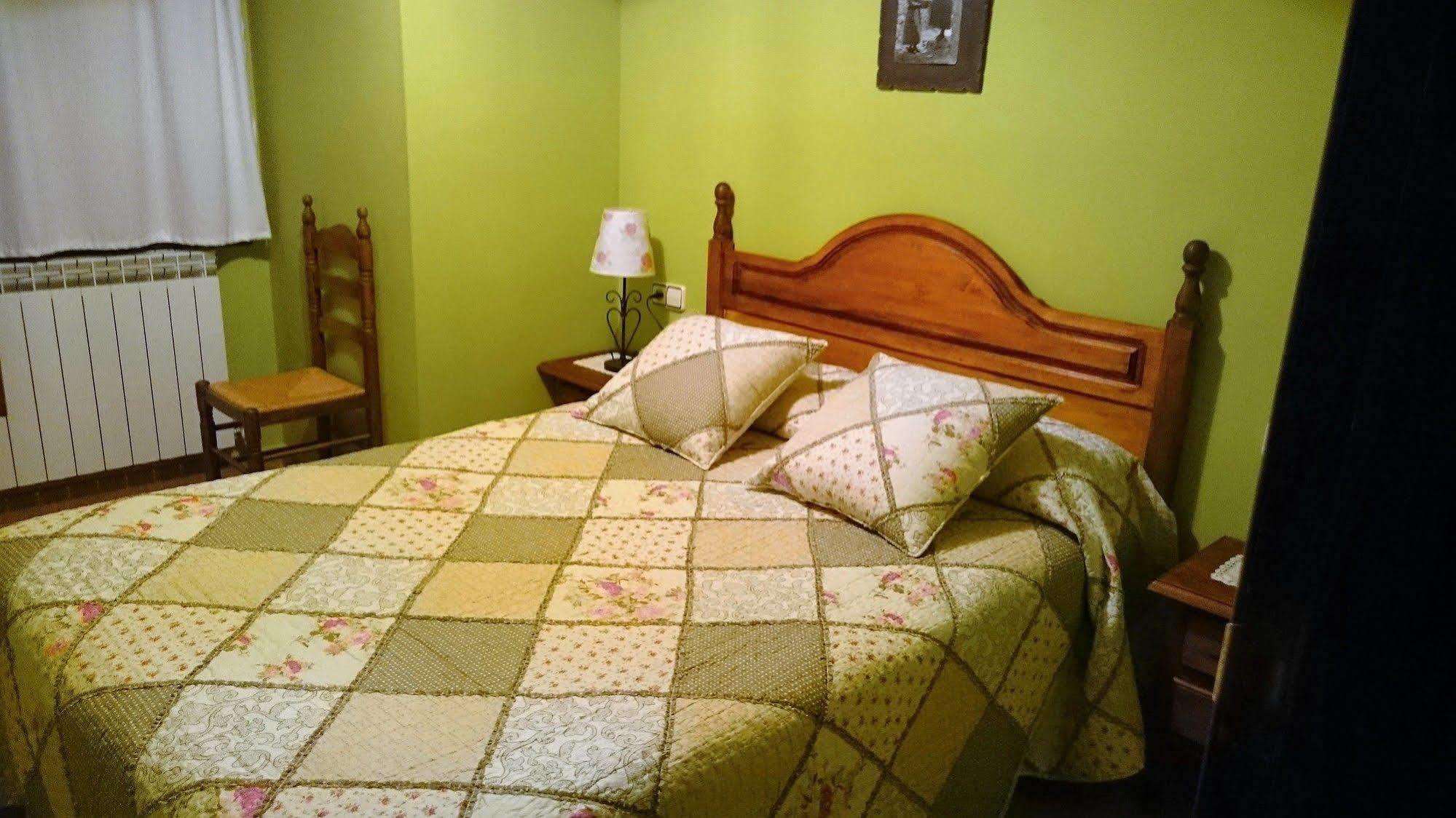 El Rincon De Andrea Apartamentos Biescas  Bagian luar foto